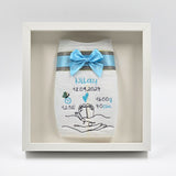 Bestickte Windel im Rahmen ohne Deko