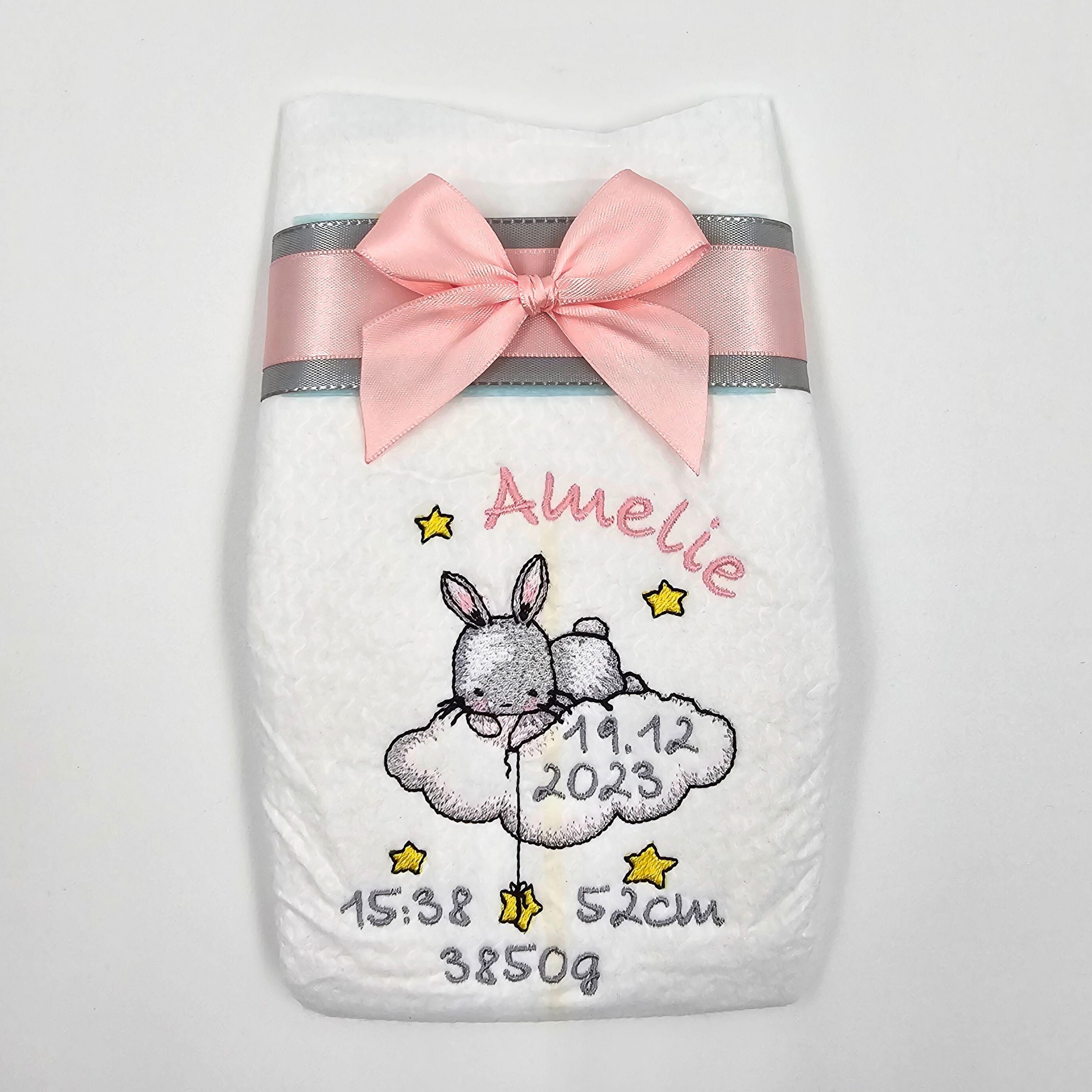 Bestickte Windel im Hase-Wolken Design – Stickblume.de